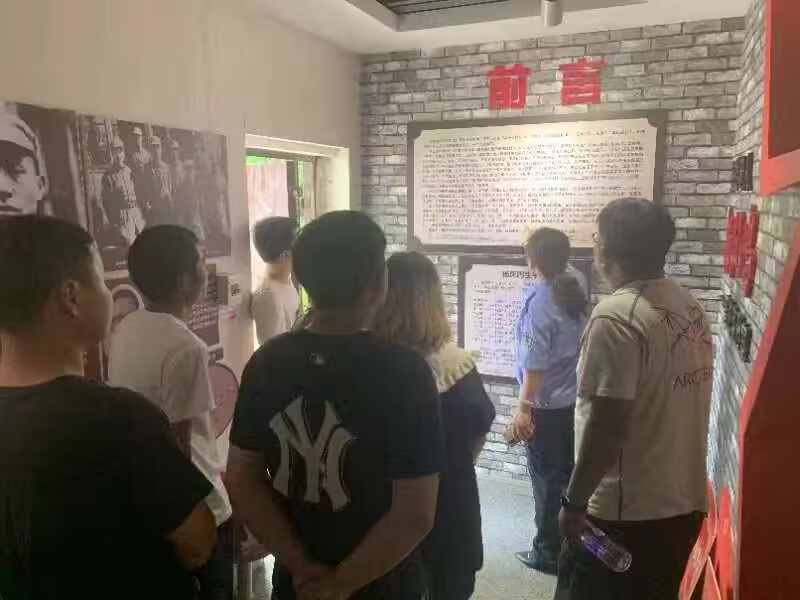 江苏省东海县石榴街道司法所组织 矫正对象参观红色教育基地