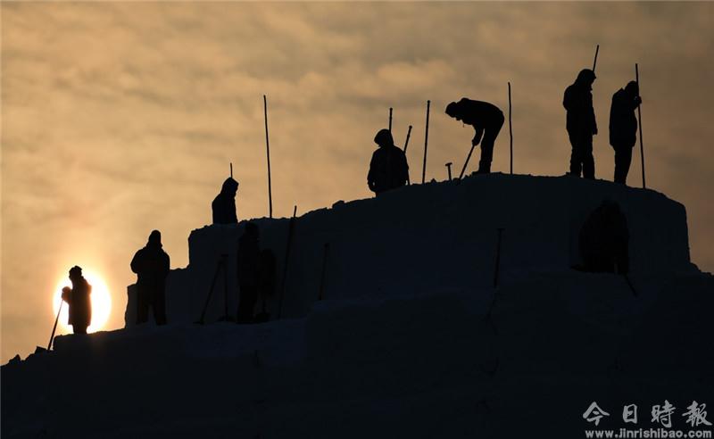 “冰雪童话世界”的建设者