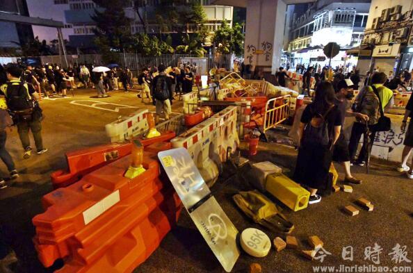 不容暴徒摧毁香港