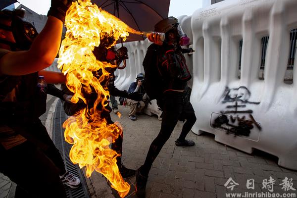 反对派纵暴戕害香港