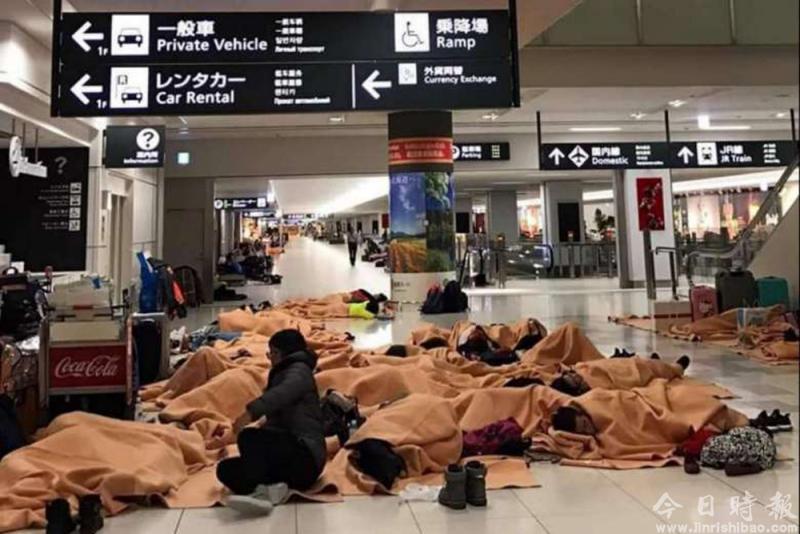 札幌冰封港客沦圣诞「难民」