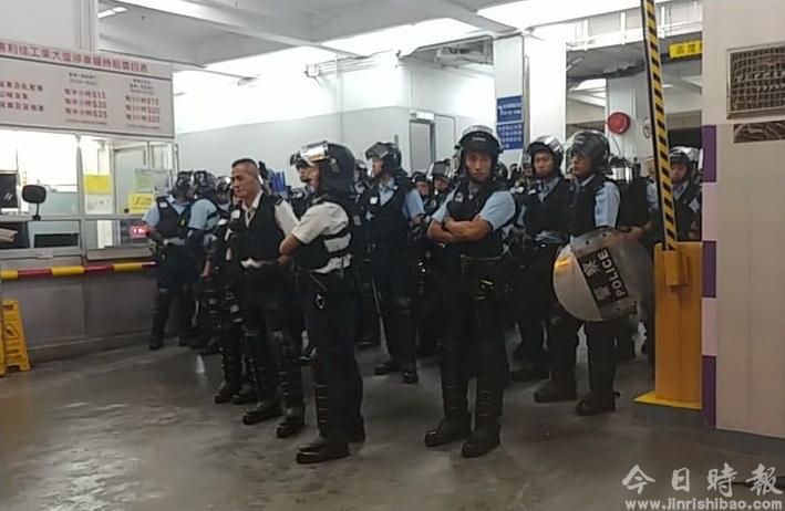 传解放军混入防暴警执法 香港警方：全属谣言