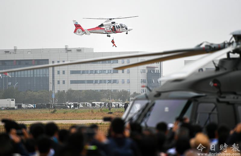 第五届中国天津国际直升机博览会开幕