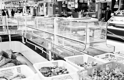 北京多家超市停售活鱼 工作人员建议近期吃冷冻海鱼