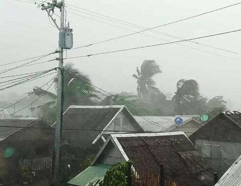 台风“北冕”在菲四度登陆 马尼拉机场关闭12小时