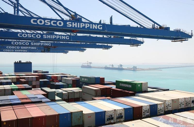 “中远海运太阳轮”集装箱船首航抵达阿联酋