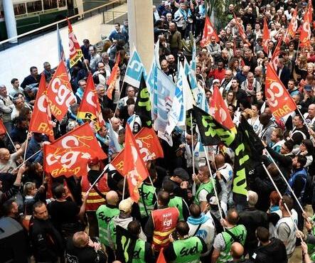 法国大罢工导致民众出行愈发困难 政府与工会互不让步