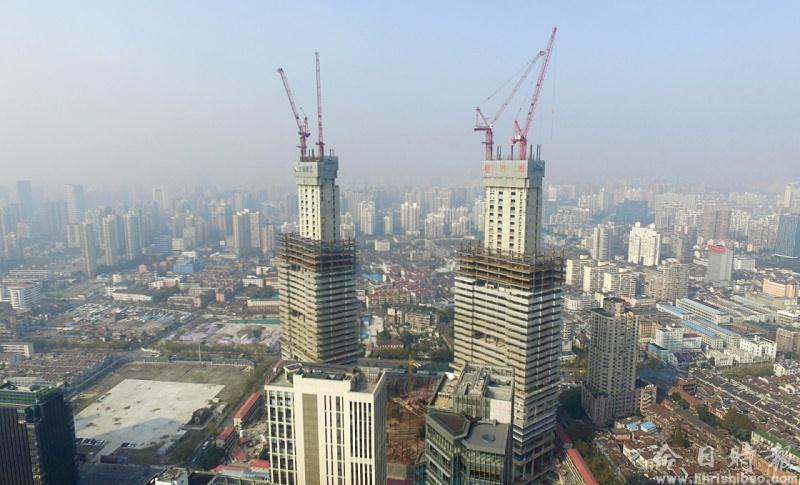 航拍上海最高“双子楼”