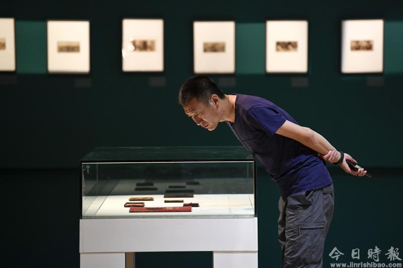 “摄影180年在中国”展览在银川开幕