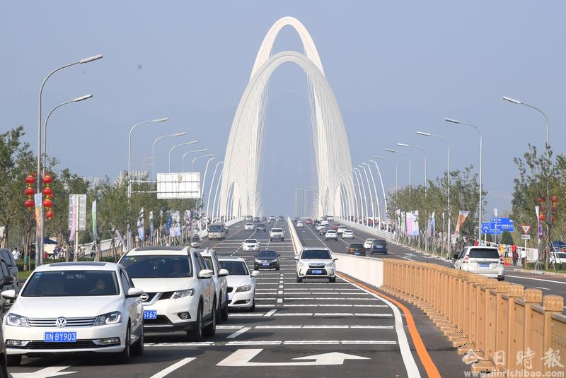 北京：新首钢大桥开通