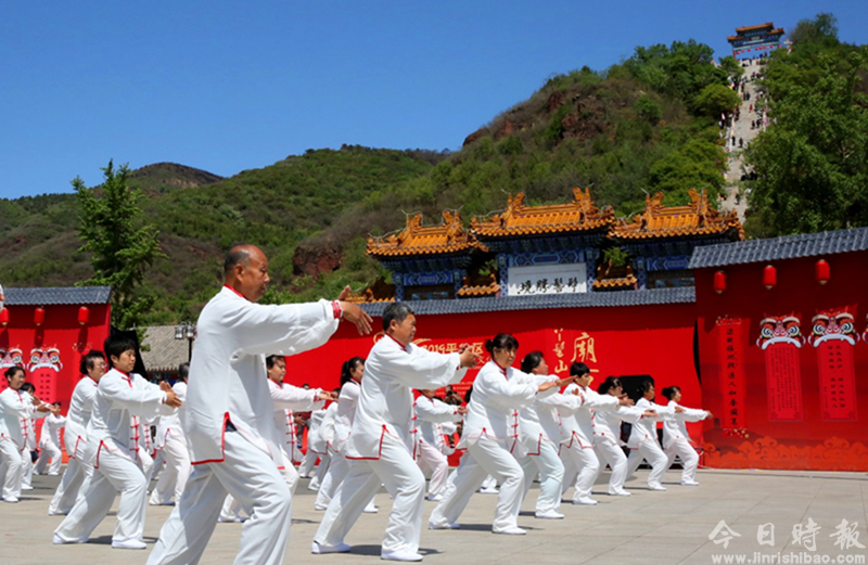 山乡里的文化庙会